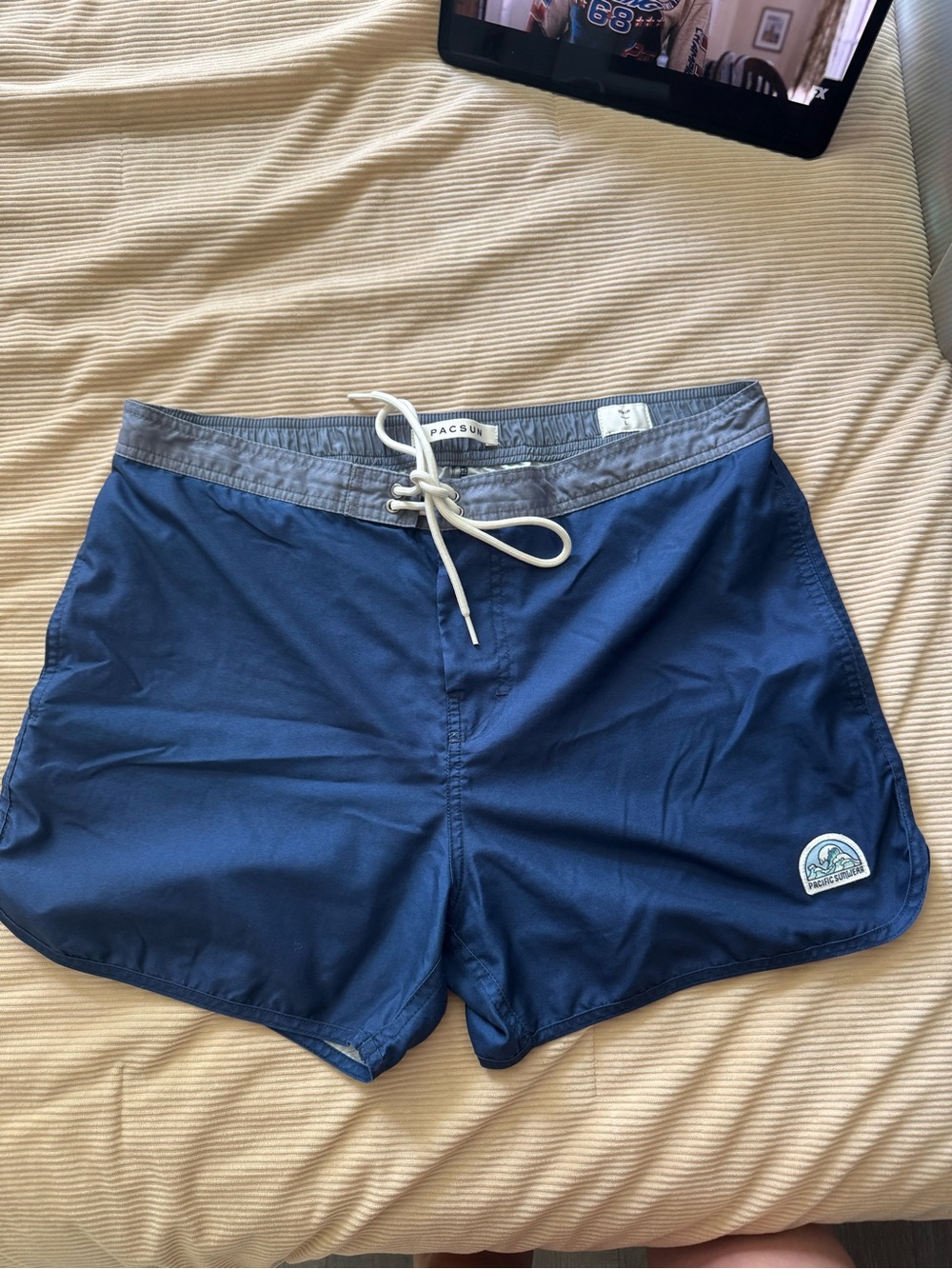 Pacsun board short size L
